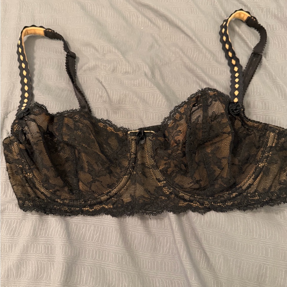 Victoria’s Secret Elegant Black Lace Bralette - 34C. NWT